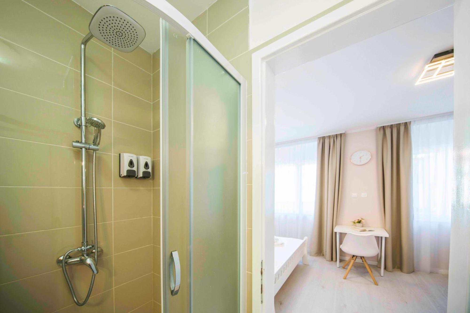 A-More Accommodation สปลิท ภายนอก รูปภาพ